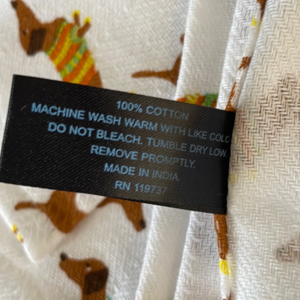 Darling dachshund in sweaters Cynthia Rowley, kitchen towels. Set of 2 - Picture 4 of 7